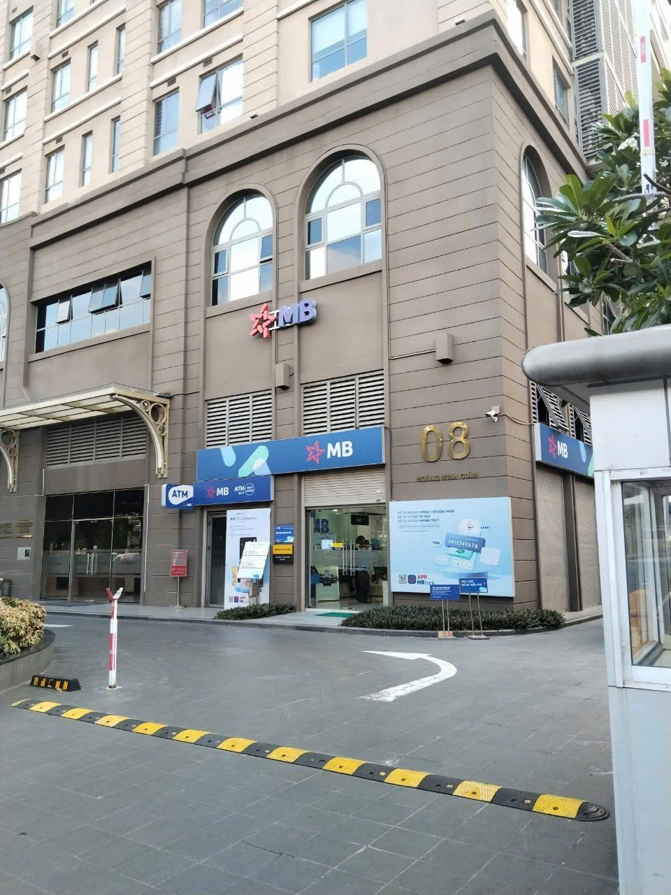 Bán BĐS 8 Hoàng Minh Giám Phường Đức Nhuận - Hinh 2