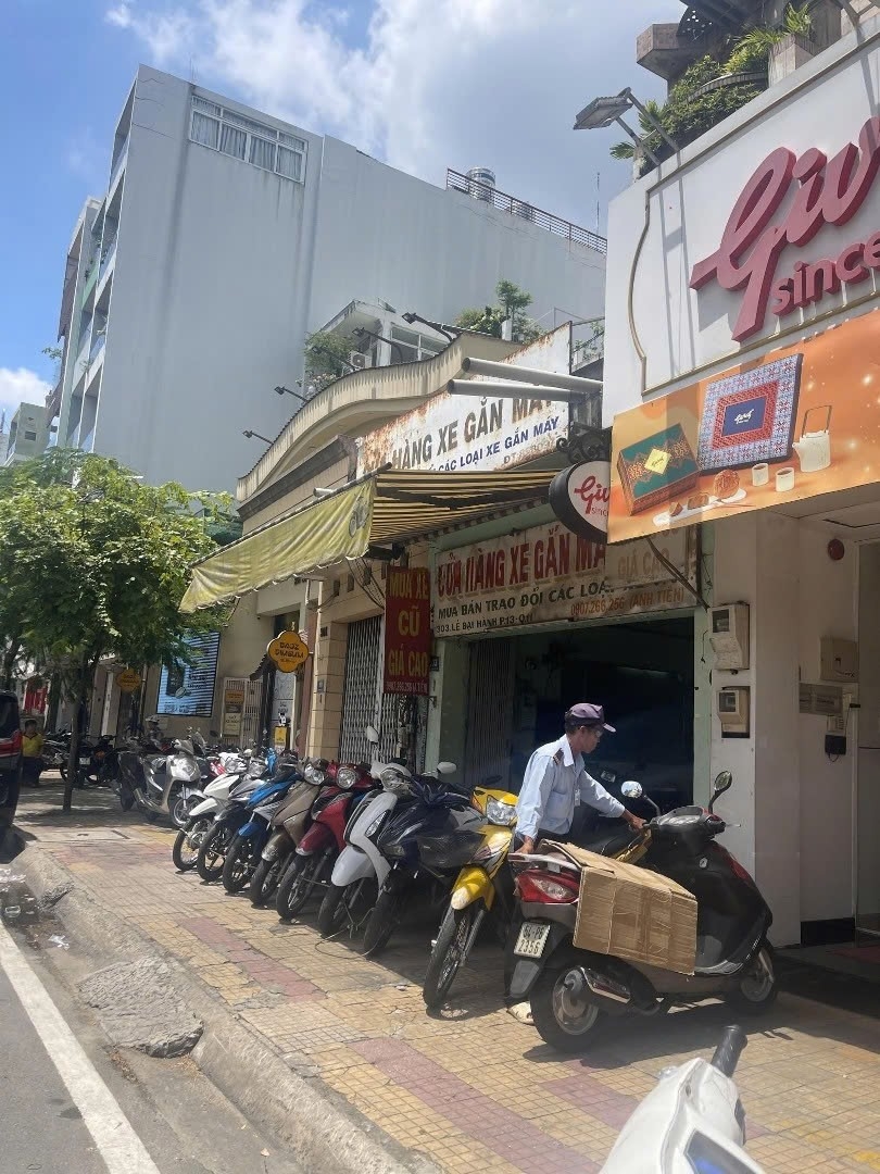 Bán nhà 303 Lê Đại Hành Quận 11 - Hinh 1