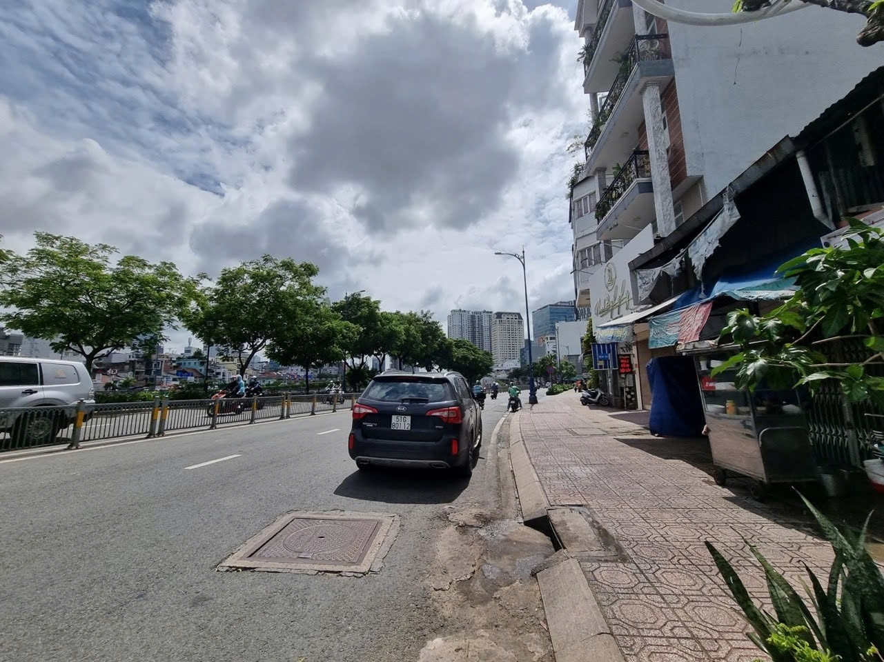 Bán nhà 139 Bến Vân Đồn Quận 4 - Hinh 3