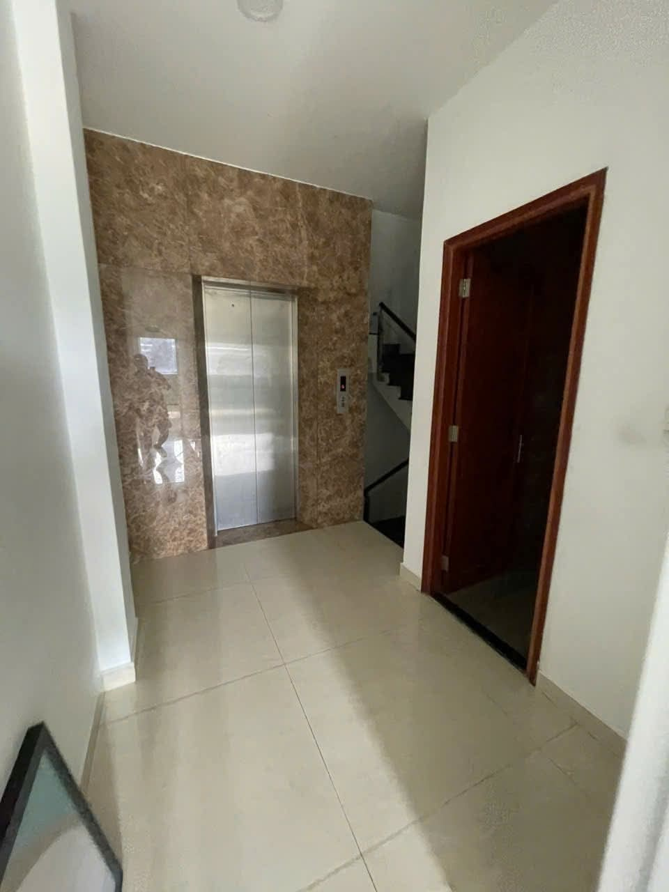 Bán nhà 393 Nguyễn Tri Phương Quận 10 - Hinh 3