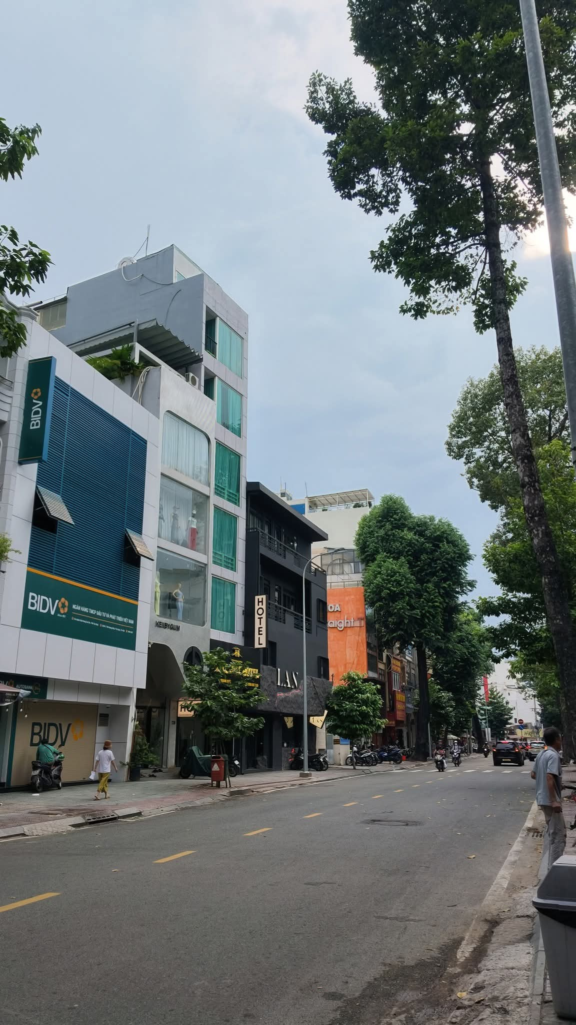 Bán nhà 215-217 Trần Quang Khải Phường Tân Định - Hinh 3